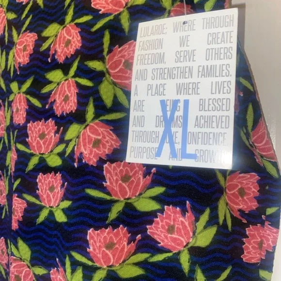 NWT LuLaRoe Cassie Skirt - Picture 2 of 12